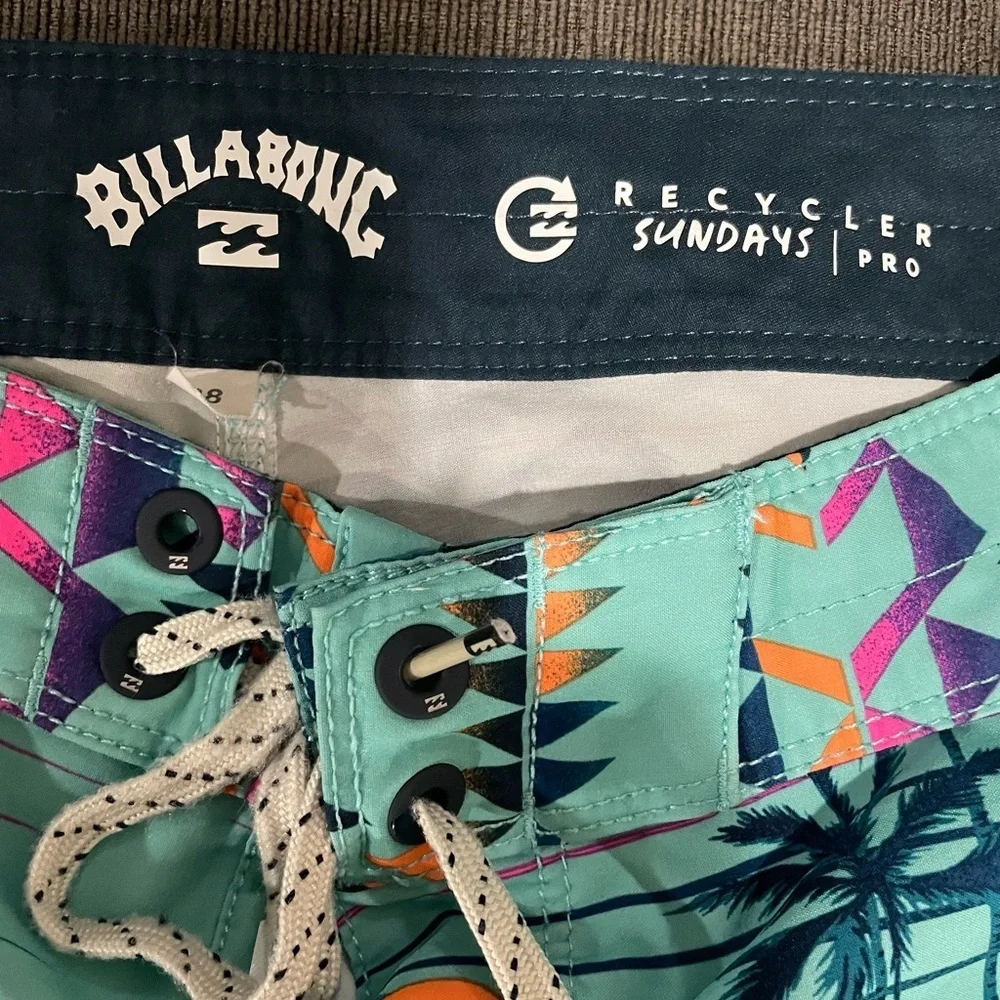 Billabong Recycler Sunday pro Board shorts Tropical Print Men's or boy size 28